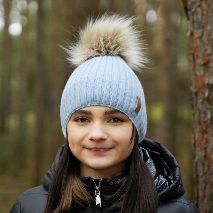 Wintermütze für Mädchen mit Bommel Light Blau Werbena