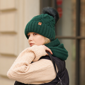 Winterset Damen: Mütze und Schlauchschal mit Bommel Beige Kreacja
