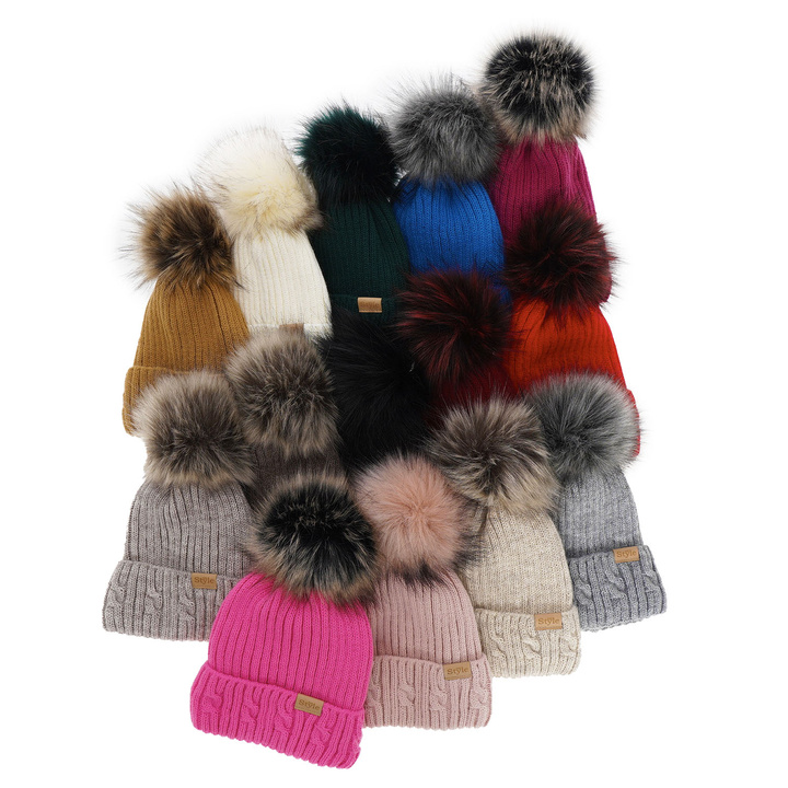 Wintermütze Damen mit Bommel Schwarz Lawina