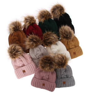 Wintermütze Damen mit Bommel Schwarz Euforia