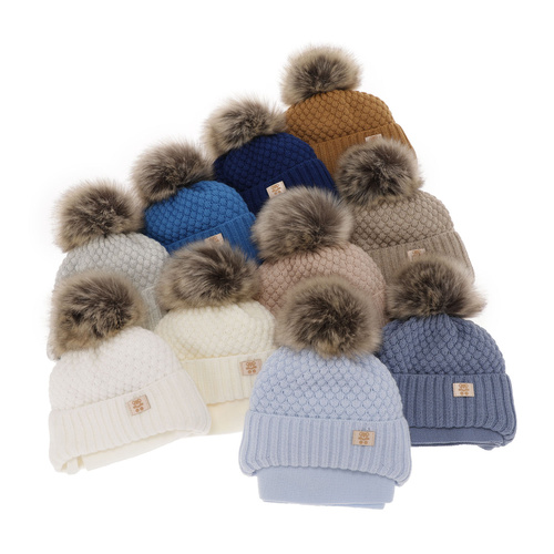 Winter-Set für Jungen: Mütze und Schal mit Bommel in Grau Norberto