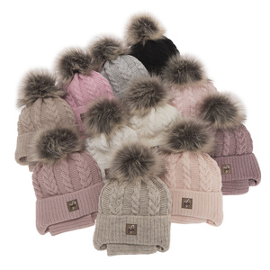 Winterset für Mädchen: Mütze und Schlauchschal mit Bommel in Rosa Finess
