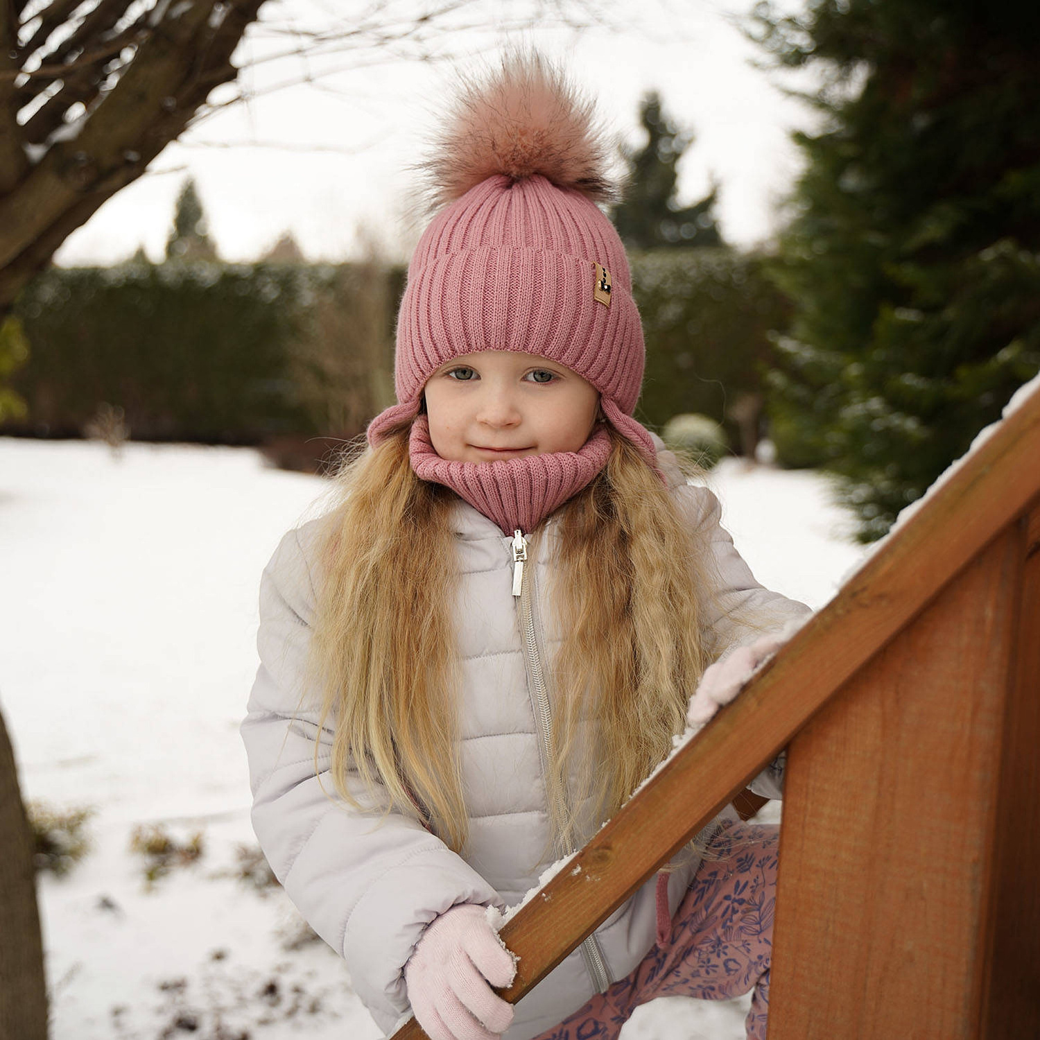 Winterset Mädchen: Mütze und Schlauchschal mit Bommel Beige Preria