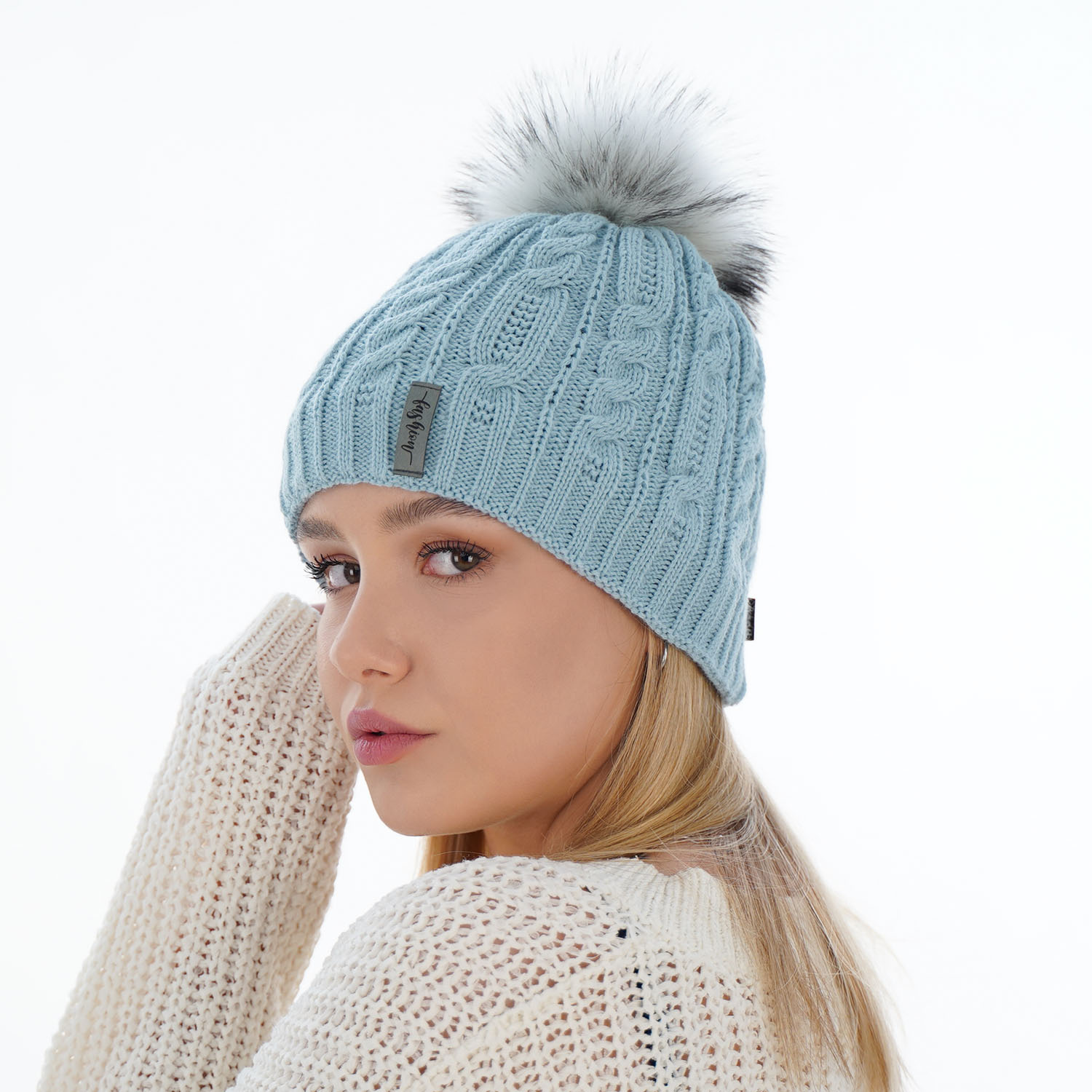 Wintermütze Damen mit Bommel Schwarz Mirka