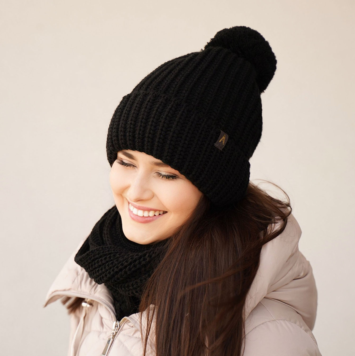 Winterset Damen: Mütze und Schal mit Bommel Rosa Lupita