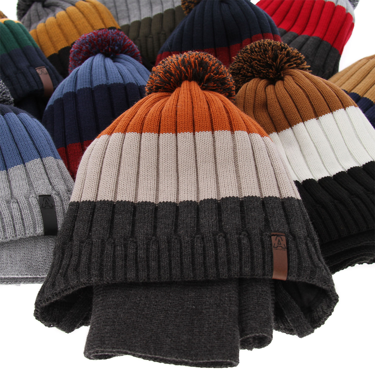 Winterset Jungen: Mütze und Schlauchschal mit Bommel Schwarz Hary