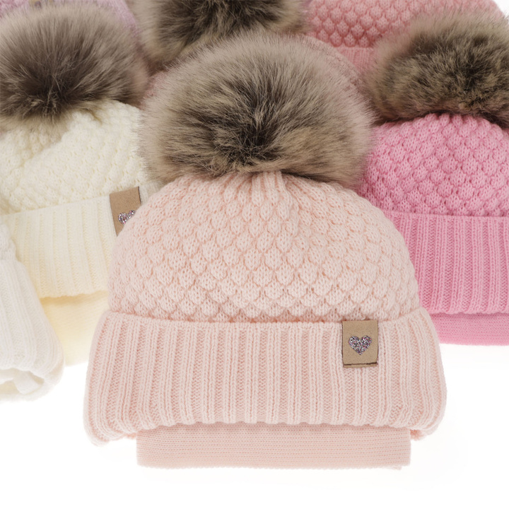 Winterset für Mädchen: Mütze und Schal mit Bommel in Rosa Bianca