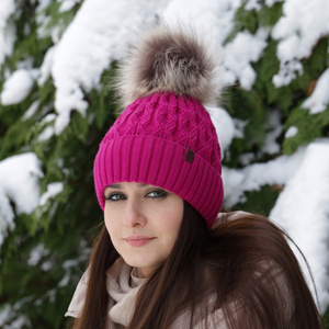 Wintermütze Damen mit Bommel Weiß Katty