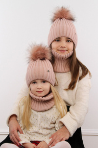 Winterset Mädchen: Mütze und Schlauchschal mit Bommel Beige Wilma
