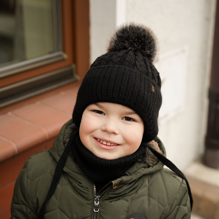 Winterset Jungen: Mütze und Schlauchschal mit Bommel Schwarz Bolero