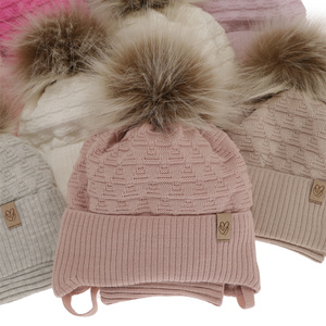 Winterset für Mädchen: Mütze und Schlauchschal mit Bommel in Beige Egeria