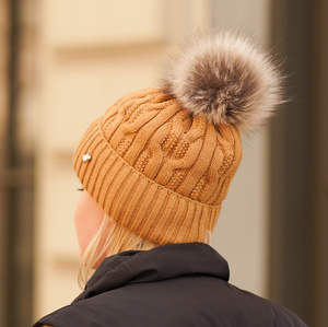 Wintermütze Damen mit Bommel Schwarz Laona
