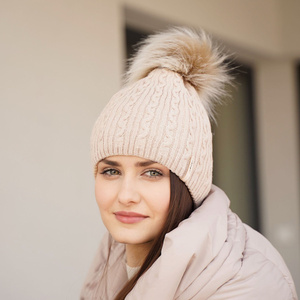 Wintermütze Damen mit Bommel Beige Xena