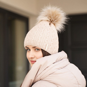 Wintermütze Damen mit Bommel Beige Xena