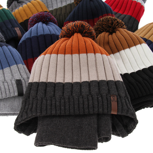 Winterset Jungen: Mütze und Schlauchschal mit Bommel Schwarz Hary